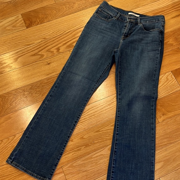Levi’s Classic Boot jeans - Picture 4 of 9